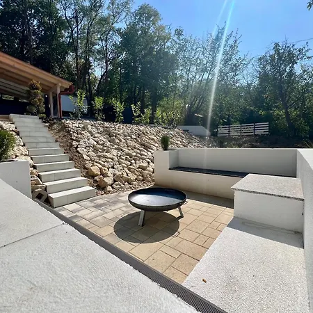 Villa Silent Latrany