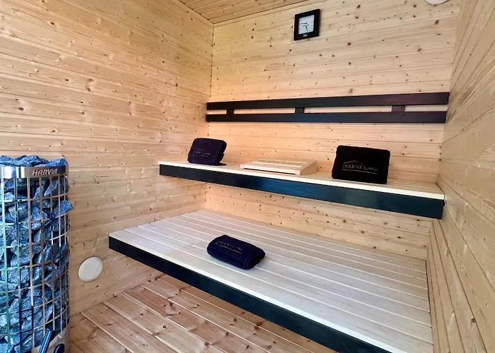 וילה Silent Latrany