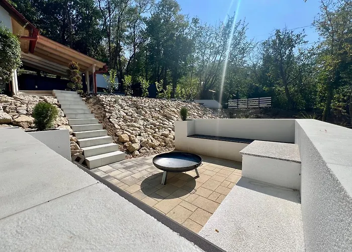 Villa Silent Latrany